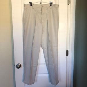 Men’s Dockers flat front relaxed fit khakis 36x32